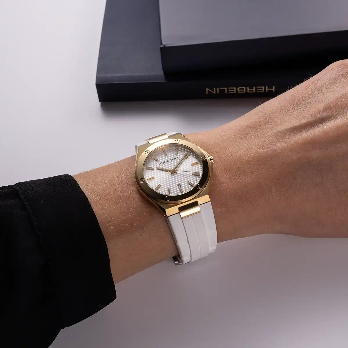 Cap Camarat Women's Yellow Gold PVD White Watch