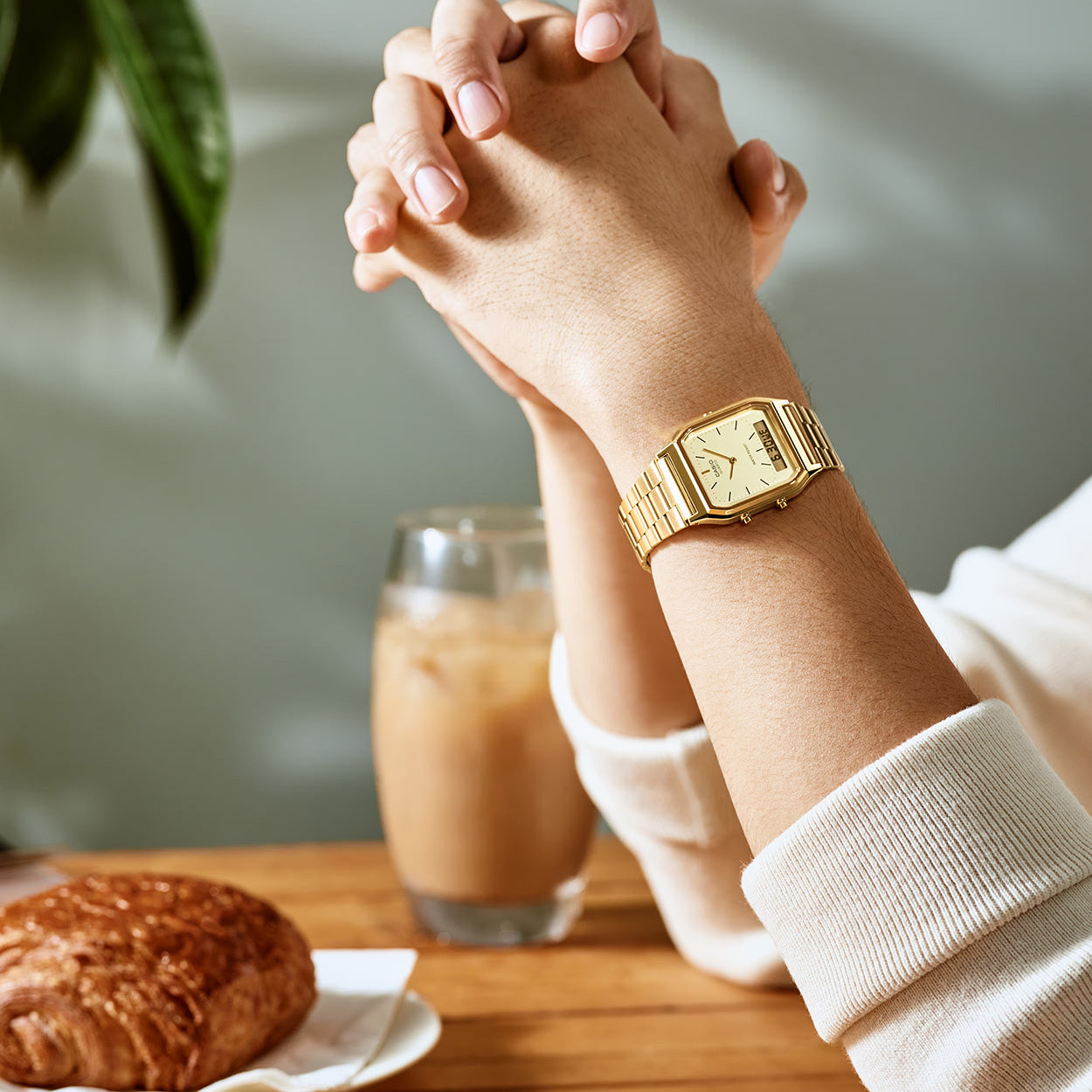 Casio Watch Vintage Retro Dual Time Gold