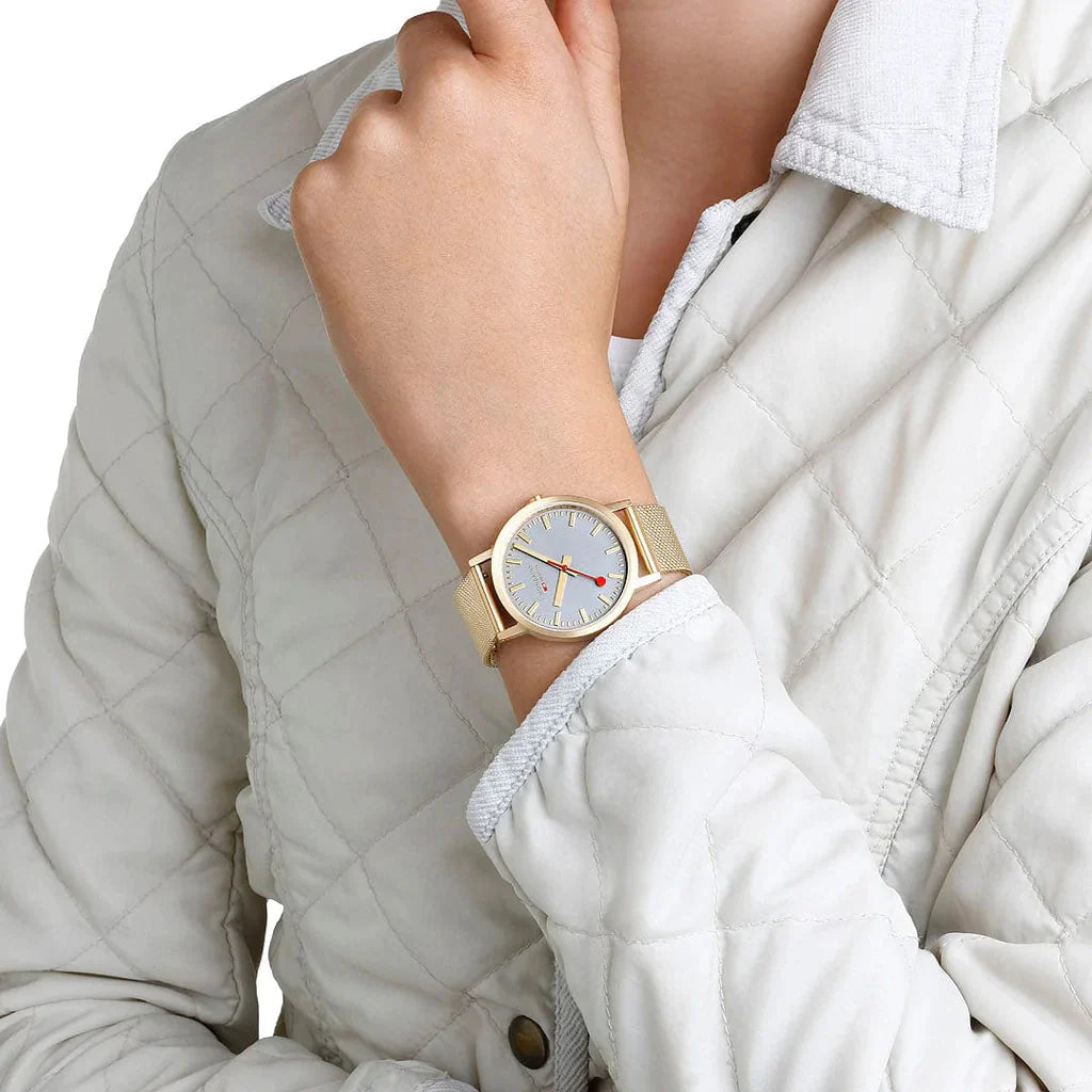 Analogue Watch - Mondaine Classic Unisex Gold Watch A660.30314.80SBM