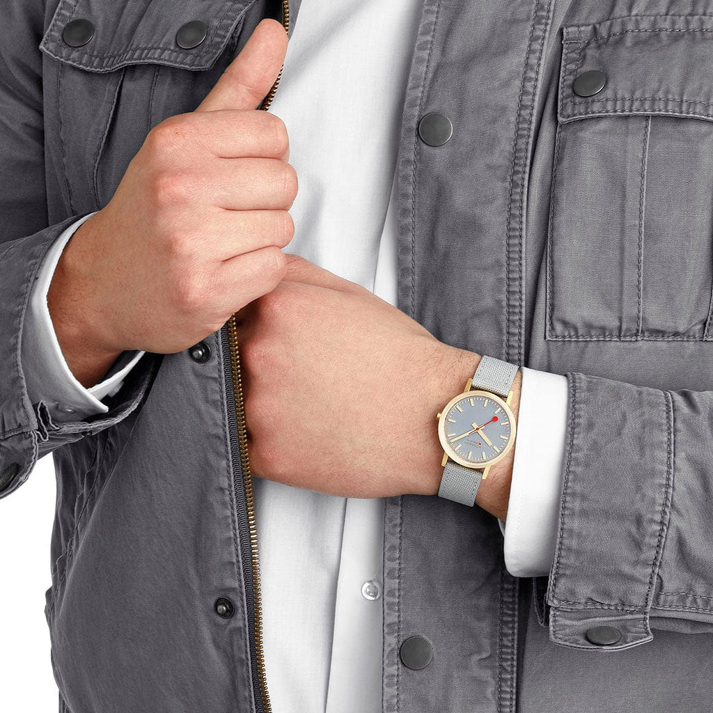 Analogue Watch - Mondaine Classic Unisex Grey Watch A660.30314.80SBU