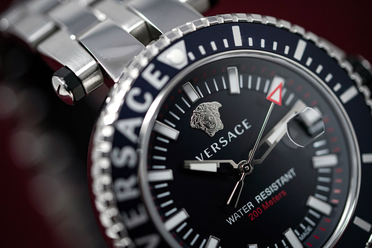 Versace V-Race Diver Black - Watches & Crystals