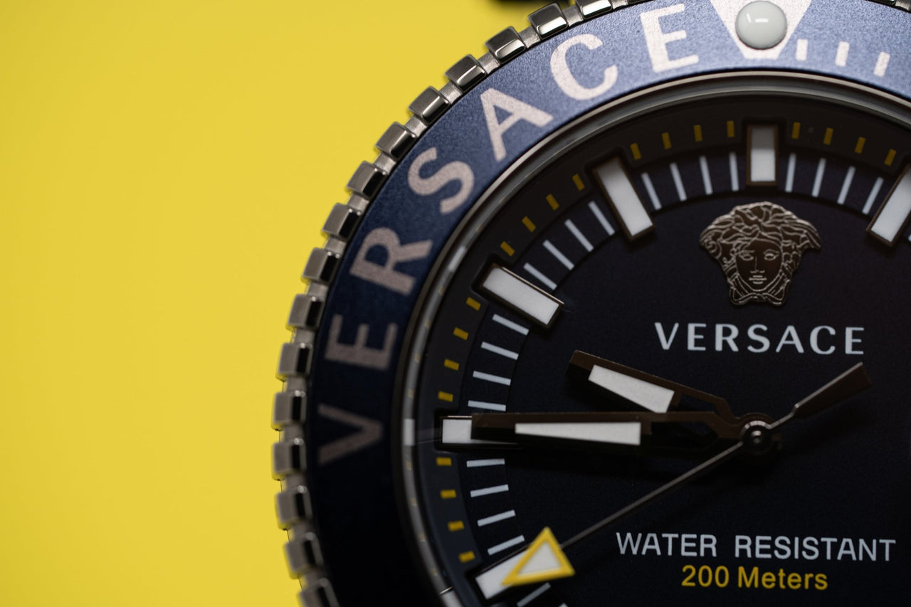 Versace V-Race Diver Blue - Watches & Crystals