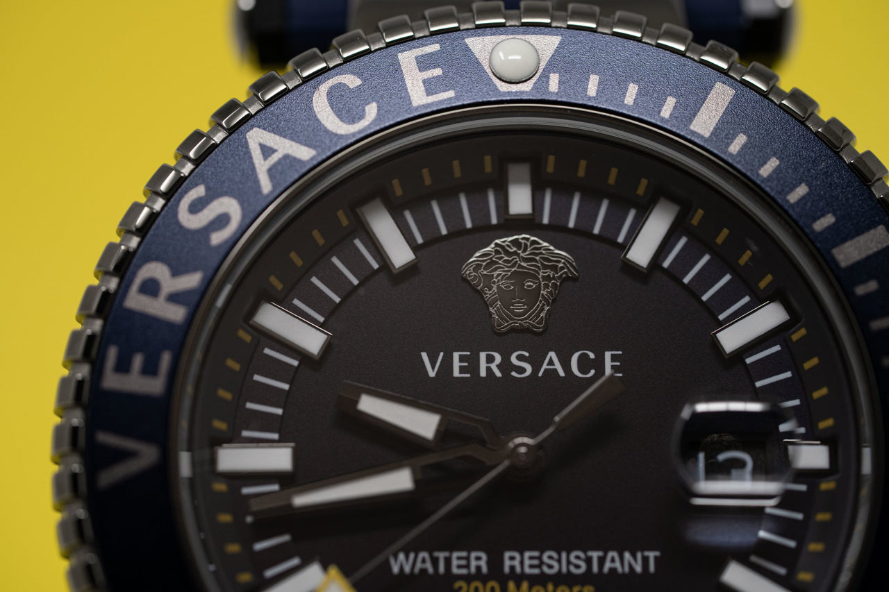 Versace V-Race Diver Blue - Watches & Crystals