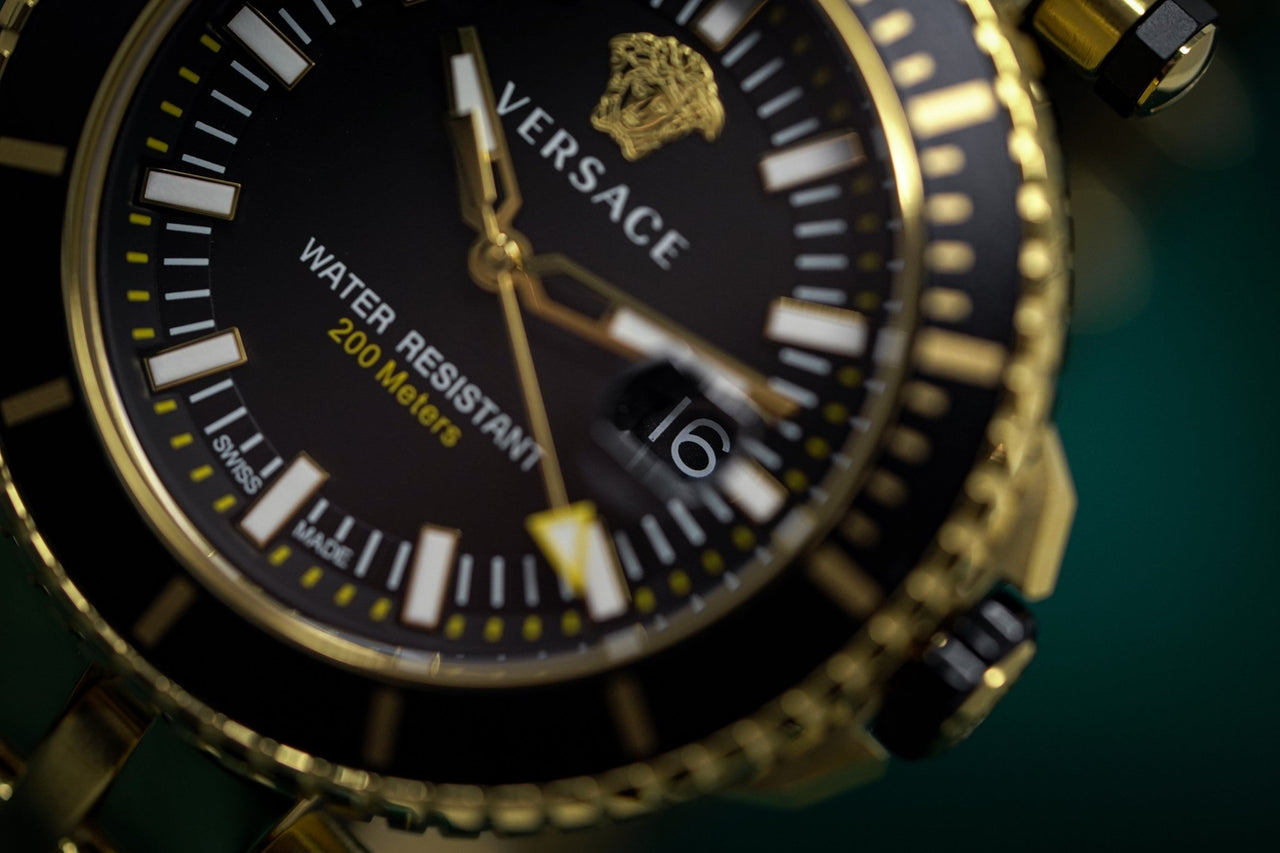 Versace V-Race Diver Gold Plated - Watches & Crystals