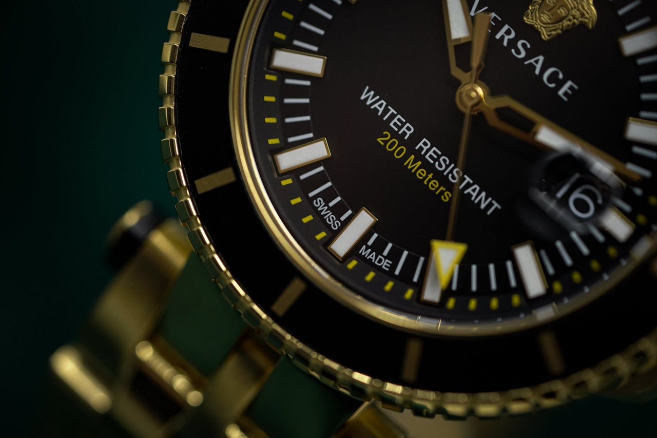 Versace V-Race Diver Gold Plated - Watches & Crystals