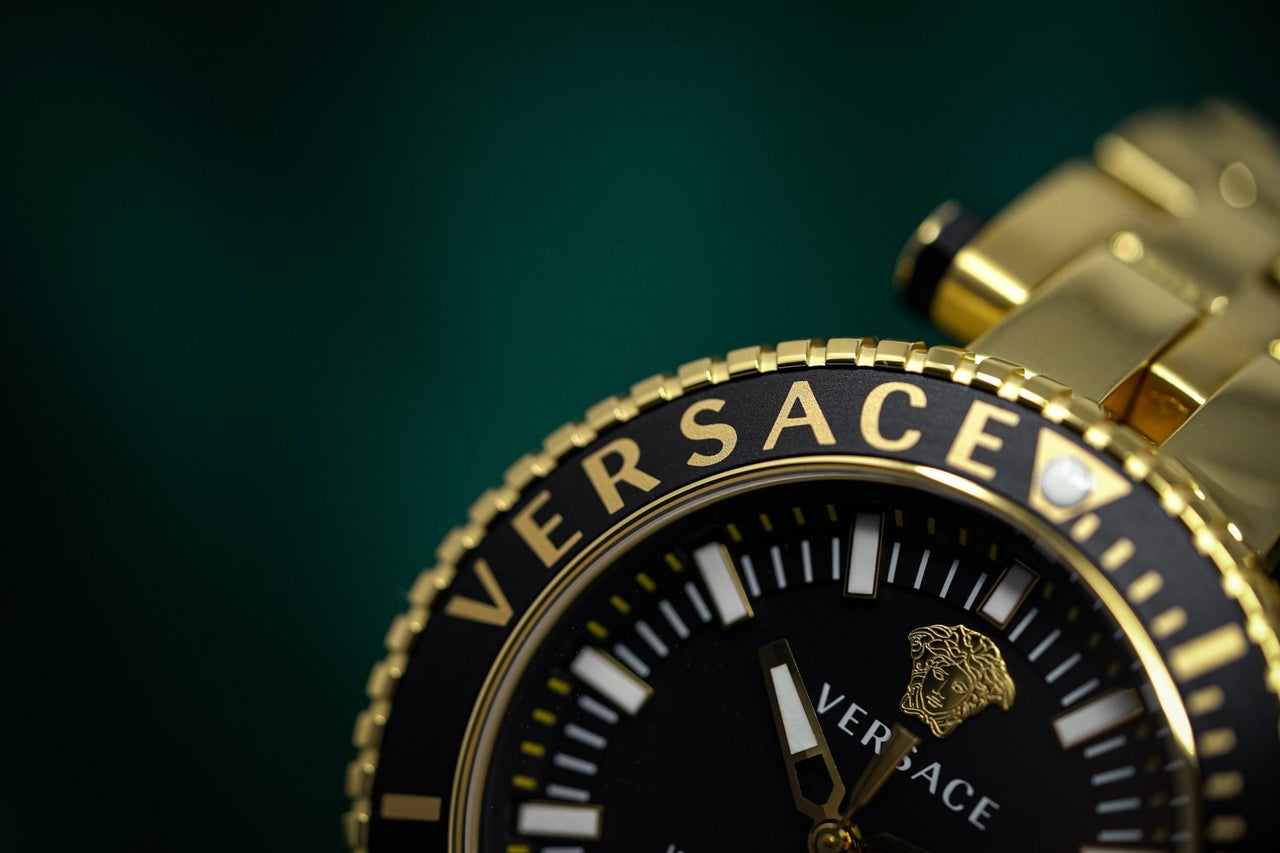 Versace V-Race Diver Gold Plated - Watches & Crystals