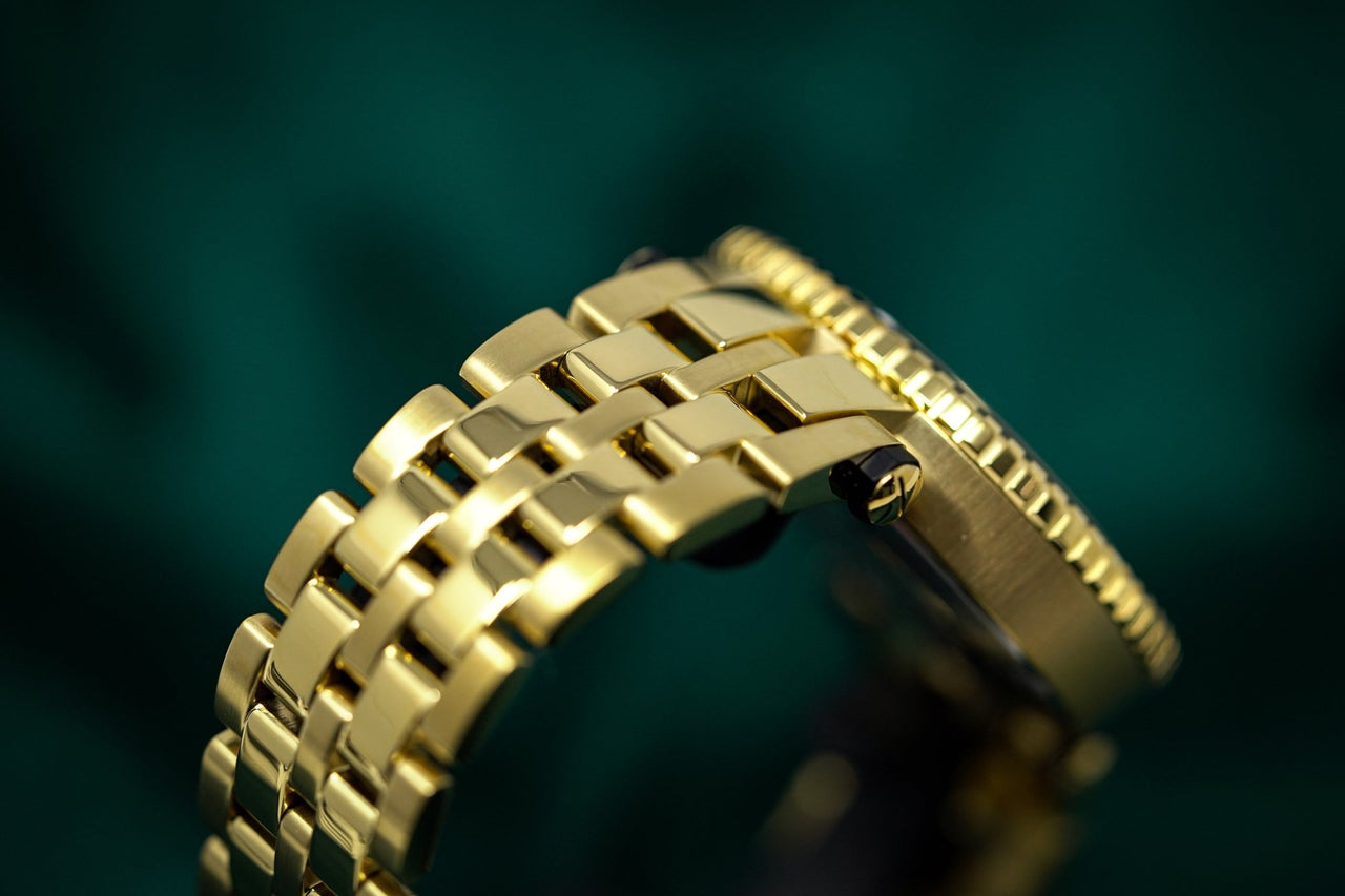 Versace V-Race Diver Gold Plated - Watches & Crystals