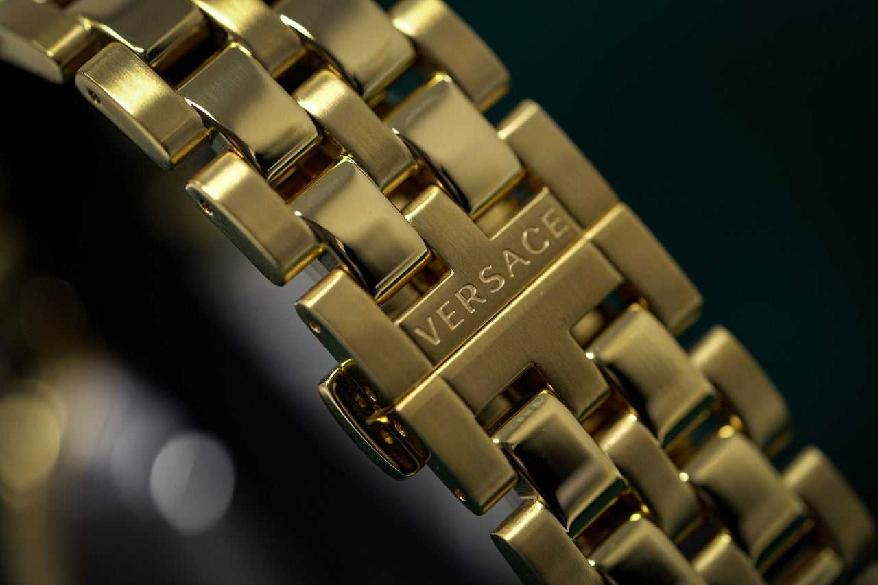 Versace V-Race Diver Gold Plated - Watches & Crystals